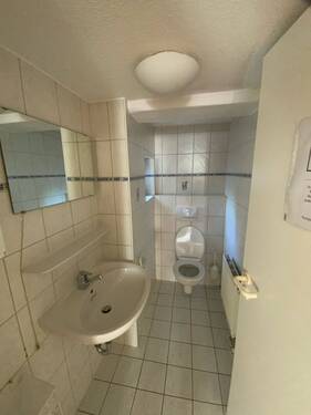 EG WC - 