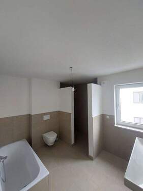 Bild 2 - 5 Zimmer Doppelhaushälfte zum Kaufen in Essenbach