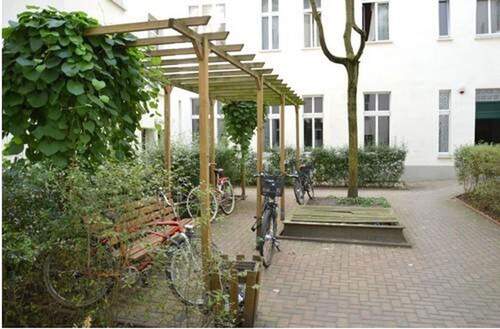 Innenhof - 3 Zimmer Etagenwohnung zum Kaufen in Berlin