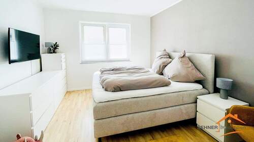 Wohnung im gleichen Haus, sehr ähnl. Ausstattung - 