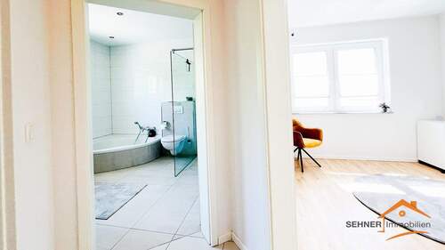 Wohnung im gleichen Haus, sehr ähnl. Ausstattung - 