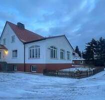 Großes Landhaus mit Scheune und Stall in wunderbarer Ortsrandlandlage an der Schweriner Stadtgrenze - Pampow