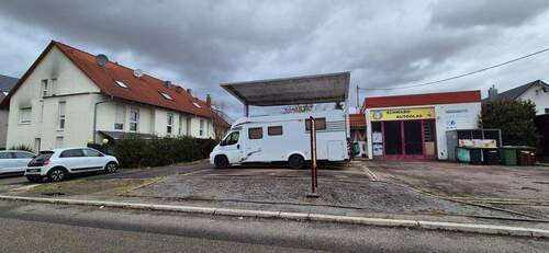 Straßenansicht - Attraktives Gewerbegrundstück mit Werkstatt, Verkaufsraum, Bürofläche und Einliegerwohnung