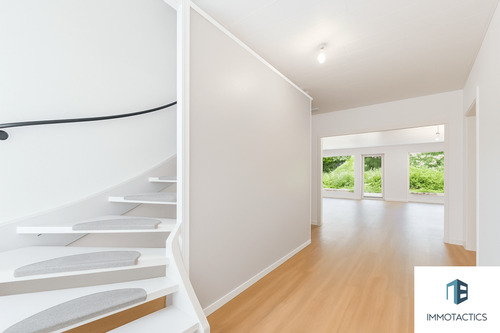 Eingangsbereich - Stilvolles Familienidyll mit Technikvorsprung - 109 m² Wohnfläche + 64 m² bewohnbarer Nutzfläche