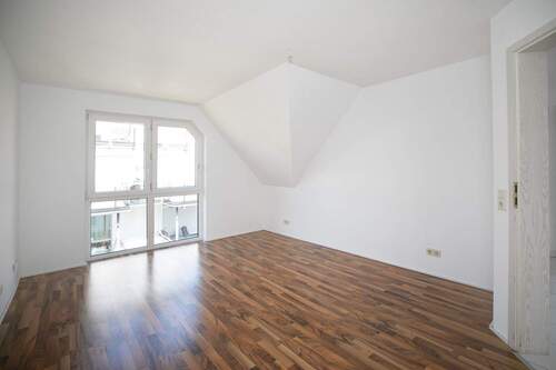 Schlafzimmer - 3 Zimmer Etagenwohnung zum Kaufen in Dreieich