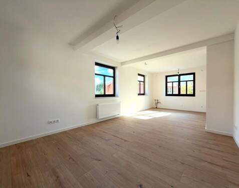 Wohn-Essbereich - Modernes Wohnen auf drei Etagen - kernsanierte Maisonette mit Dachterrasse