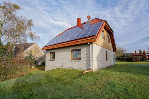 Hausansicht - 4 Zimmer Einfamilienhaus in Strausberg