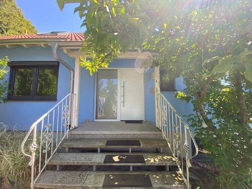 Hauseingang - 6 Zimmer Einfamilienhaus in Zimmern unter der Burg