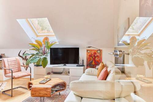 Geräumiges Arbeitszimmer - 