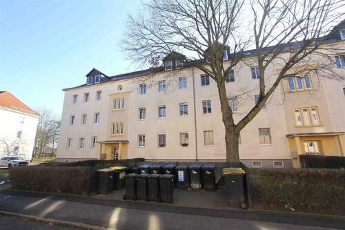 Außenansicht vorn - 3 Zimmer Etagenwohnung zum Kaufen in Böhlen