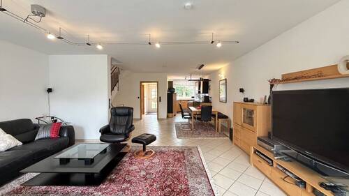 Wohn-/Essbereich - Reihenmittelhaus mit 190,10 m&sup2; in Frankfurt am Main zum Kaufen