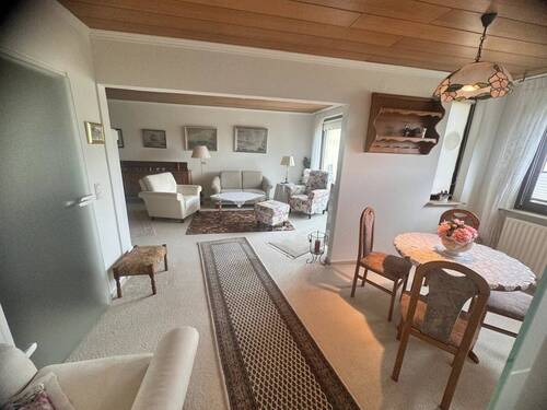 Blick vom Esszimmer in das Wohnzimmer - 