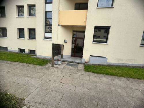 Zuwegung / Hauseingang - 
