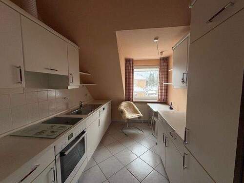 Küche mit Einbauküche - 