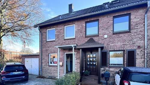 Vorderansicht - 4 Zimmer Reihenendhaus zum Kaufen in Flensburg