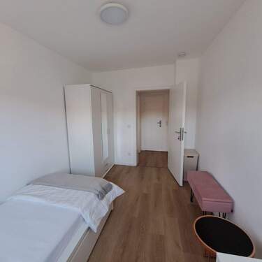 inklusive Kleiderschrank - 