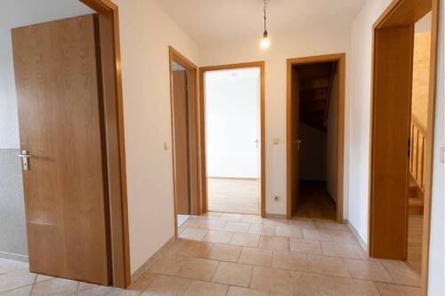 Eingangsbereich - 3 Zimmer Etagenwohnung in Neuseddin