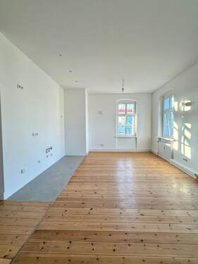 Wohn- und Küchenbereich - 3 Zimmer Etagenwohnung zum Kaufen in Berlin