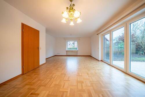 Wohn- und Esszimmer - 