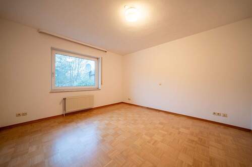 Schlafzimmer (EG) - 