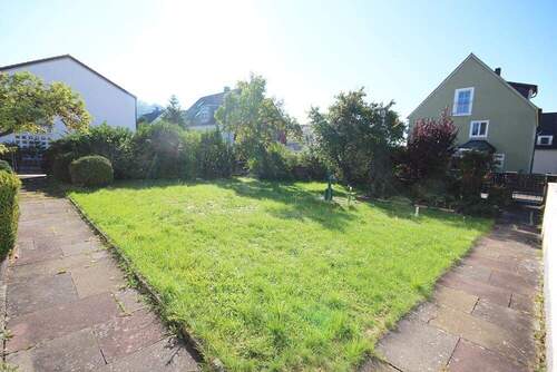 Schönes Grün - 7 Zimmer Einfamilienhaus zum Kaufen in Neumarkt in der Oberpfalz