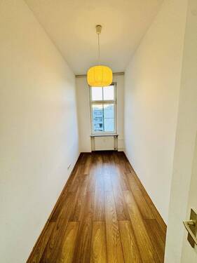 Zimmer 2 - 