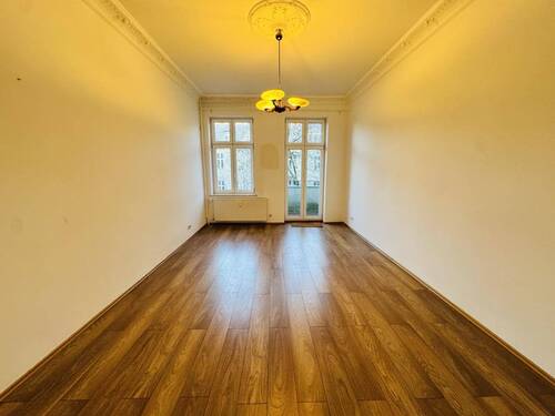 Zimmer 1 - Wohnen mit Stil: Charmante Stuck-Altbauwohnung in Top-Lage am Dürer Platz!*BEZUGSFREI*