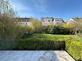 Blick von der Terrasse in den Garten - 