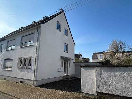 Frontansicht - Haus mit Potential in begehrter Wohnlage von Saarlouis