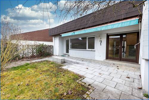 Garten Terrasse - Hilzingen-Familienfreundliche, großzügige DHH mit Garage, in ruhiger Lage; BEZUGSFREI !
