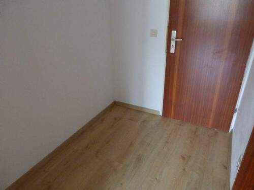 Eingangsflur mit Nische für einen Schrank - 