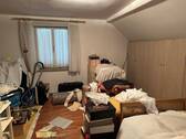 Zimmer im Dachgeschoss - 