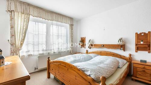 1. OG Schlafzimmer 1 1 - 