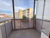 Überdachter Balkon zur Hofseite - Gepflegte 3-ZW mit Balkon und Einbauküche