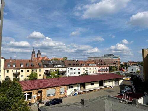 Blick vom Balkon - Etagenwohnung mit 75,00 m² in Nürnberg zur Miete