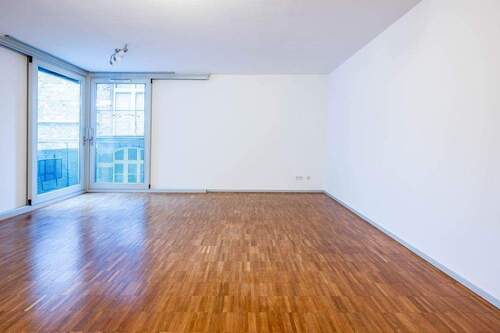 Wohnraum I - 1 Zimmer Etagenwohnung zum Kaufen in Mainz