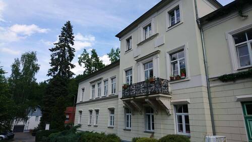 Außenansicht Front - 2-Raum-EG-Wohnung im idyllischen Lockwitzgrund