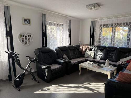 Bild 2 - 8 Zimmer Einfamilienhaus zum Kaufen in Mettlach