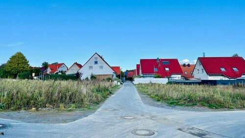 Rechte Seite im Baugebiet - 
