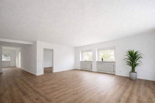 Wohnzimmer mit Blick zum Flur - Terrassenwohnung mit 115,00 m&sup2; in Ludwigshafen zur Miete