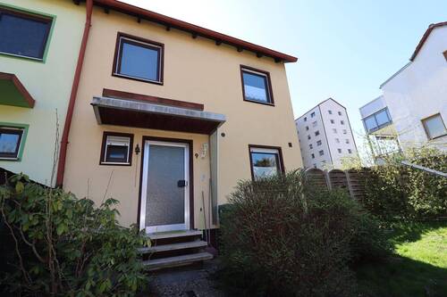 IMG_8832.JPG - 1 Zimmer Reihenendhaus in Langenzenn