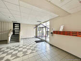 Eingang mit Briefkastenanlage - 
