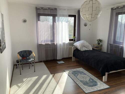 1.OG rechts Zimmer 1 - 