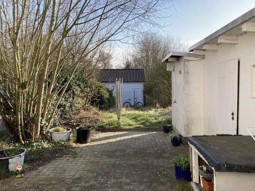 Schuppen und Garten - Mehrfamilienhaus, Wohnhaus in Bremen zum Kaufen