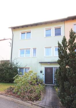 Zugang Wohnhaus - 7 Zimmer Doppelhaushälfte zum Kaufen in Burgthann / Mimberg