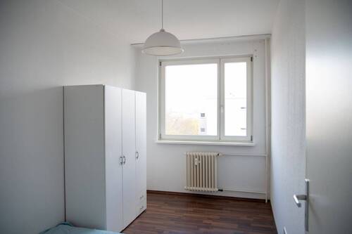Schlafzimmer mit Morgensonne - 