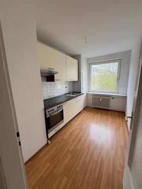 Einbauküche - 3 Zimmer Etagenwohnung zur Miete in Wilhelmshaven