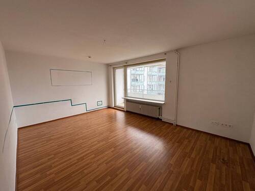 Ausgang auf den Balkon - 3 Zimmer Etagenwohnung in Wilhelmshaven