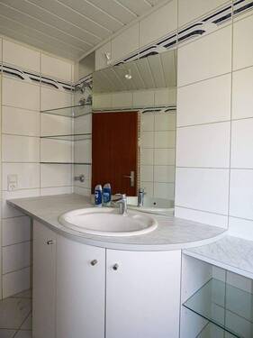 Tageslichtbad mit Wanne - 