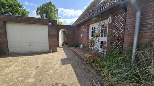 Garage - 3 Zimmer Doppelhaushälfte zum Kaufen in Ammersbek
